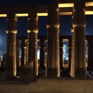 Espectáculo de luz y sonido en el templo de Karnak